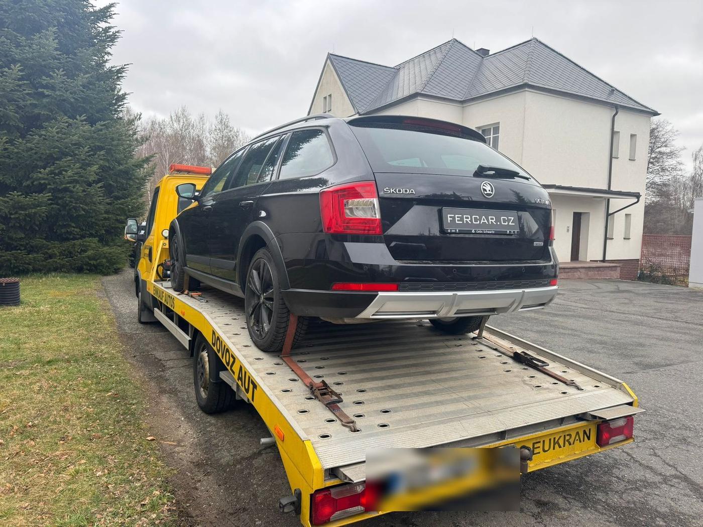 Škoda Octavia Scout na odtahovce před předáním zákazníkovi
